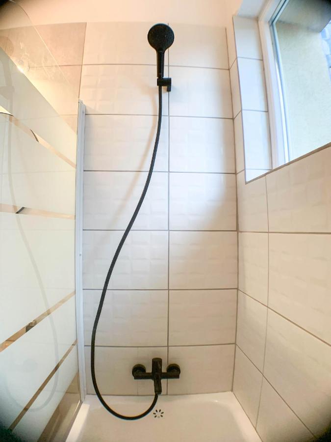Luterana Studio Apartment Bucureşti Ngoại thất bức ảnh