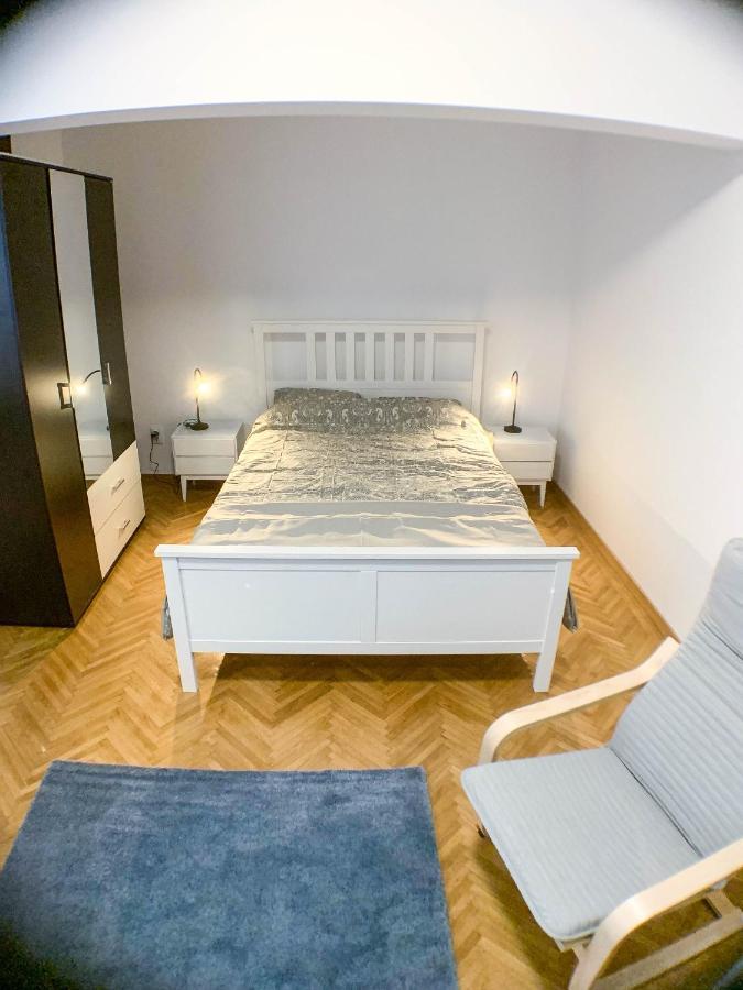 Luterana Studio Apartment Bucureşti Ngoại thất bức ảnh